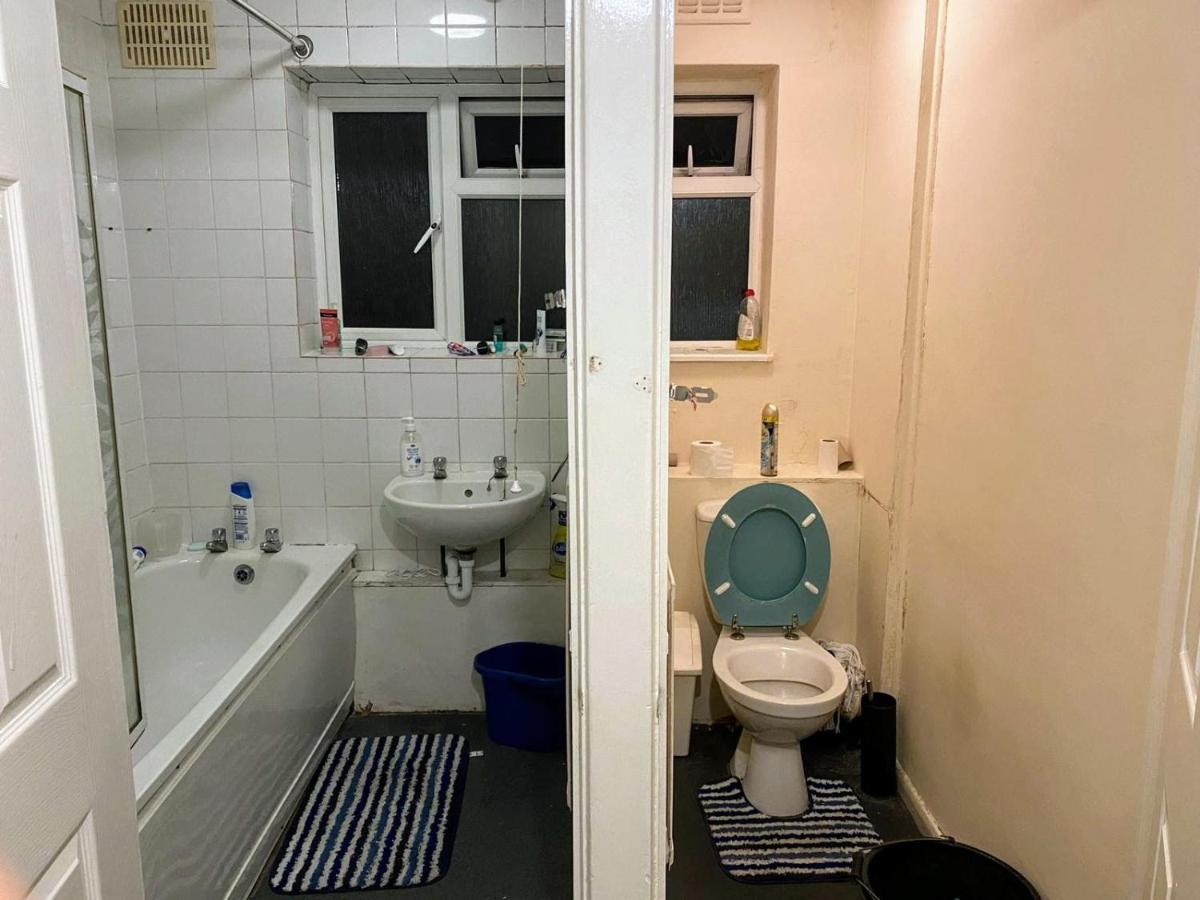 Comfortable Double Bedroom In London Hornchurch Exterior photo